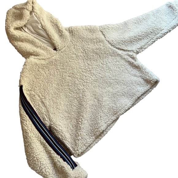 Soft Cream Fleece Cropped Hoodie Size Medium - Picture 3 of 5
